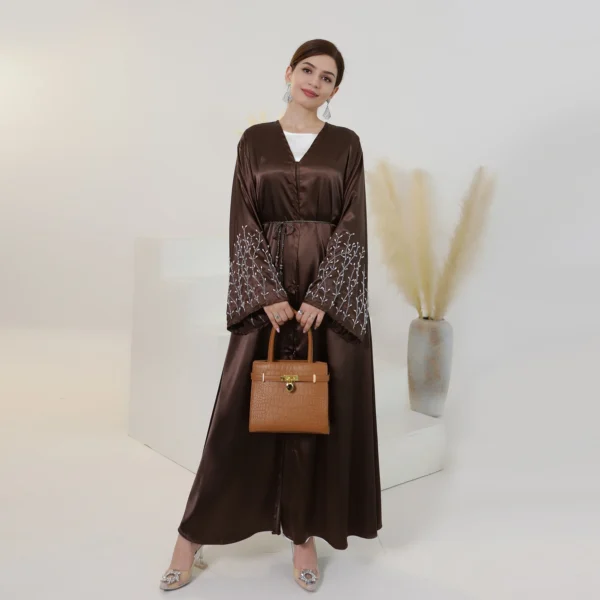 Pearl Essence Abaya - Image 3